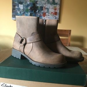 Clarks Ankle Boots - size 8 - NWOT